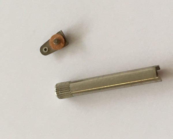 Tonnadel für Plattenspieler Musik Schrank 585W von Grundig